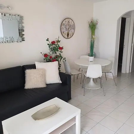 Bright & Spacious With Aircon